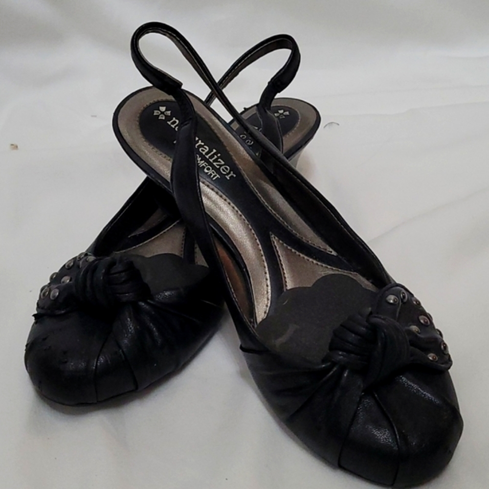 Naturalizer womens closed toe sling backs